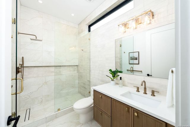 16 GRANTHAM GLN, San Antonio, TX 78257