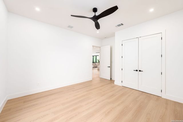 16 GRANTHAM GLN, San Antonio, TX 78257