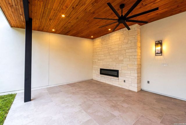 16 GRANTHAM GLN, San Antonio, TX 78257
