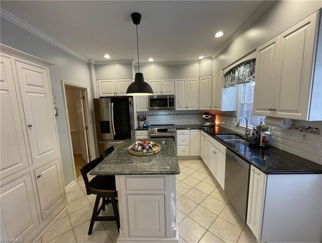 3416 Northline Avenue D, Greensboro, NC 27410