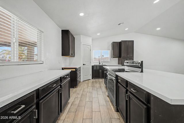 6117 W MORELAND Street, Phoenix, AZ 85043