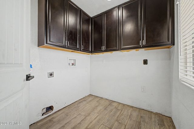6117 W MORELAND Street, Phoenix, AZ 85043