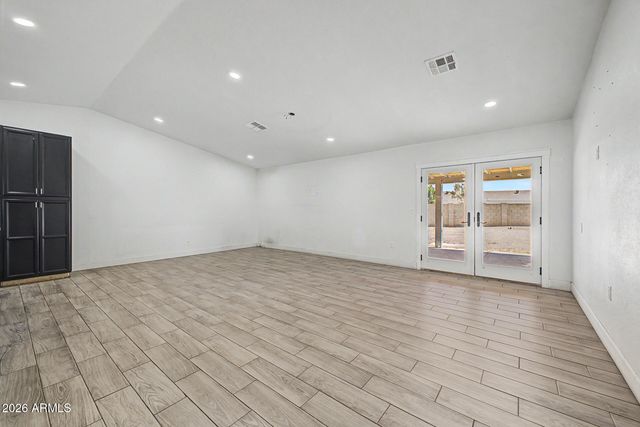 6117 W MORELAND Street, Phoenix, AZ 85043