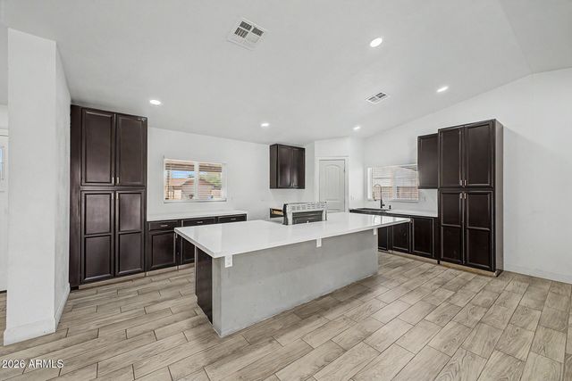 6117 W MORELAND Street, Phoenix, AZ 85043
