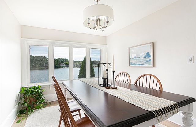 135 Lake Ave, Worcester, MA 01604