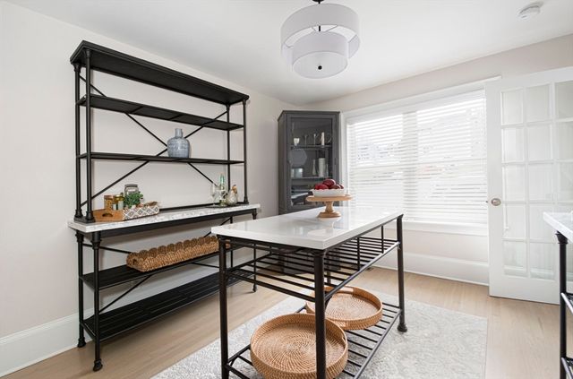 135 Lake Ave, Worcester, MA 01604