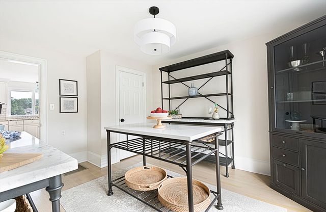 135 Lake Ave, Worcester, MA 01604