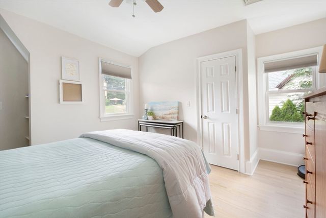 135 Lake Ave, Worcester, MA 01604