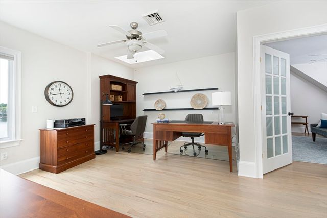 135 Lake Ave, Worcester, MA 01604