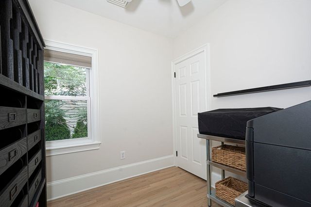 135 Lake Ave, Worcester, MA 01604