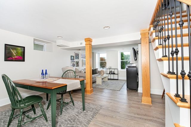 135 Lake Ave, Worcester, MA 01604