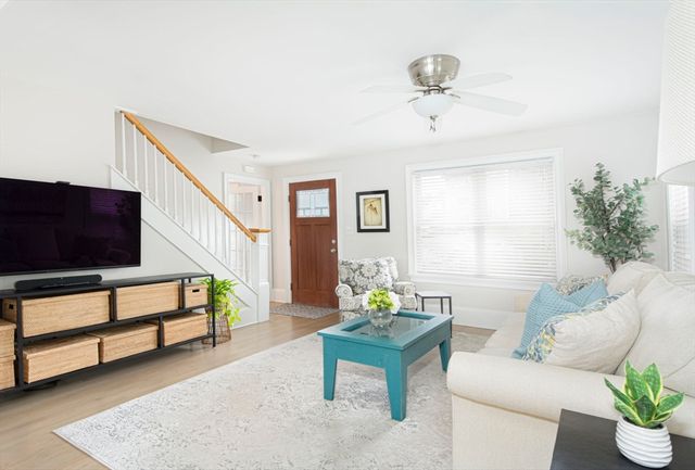 135 Lake Ave, Worcester, MA 01604