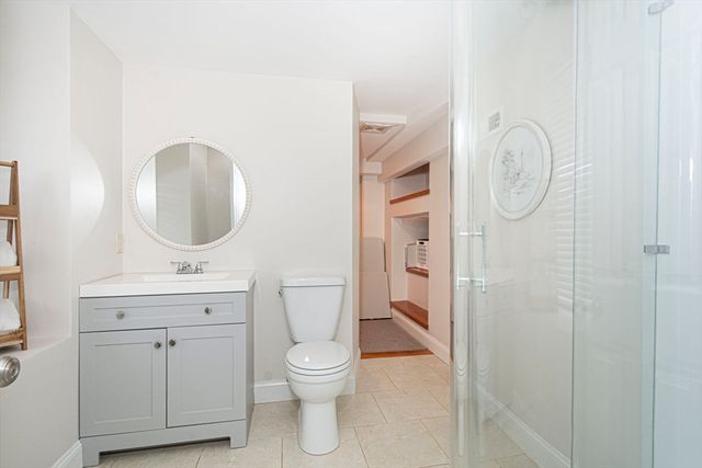 135 Lake Ave, Worcester, MA 01604