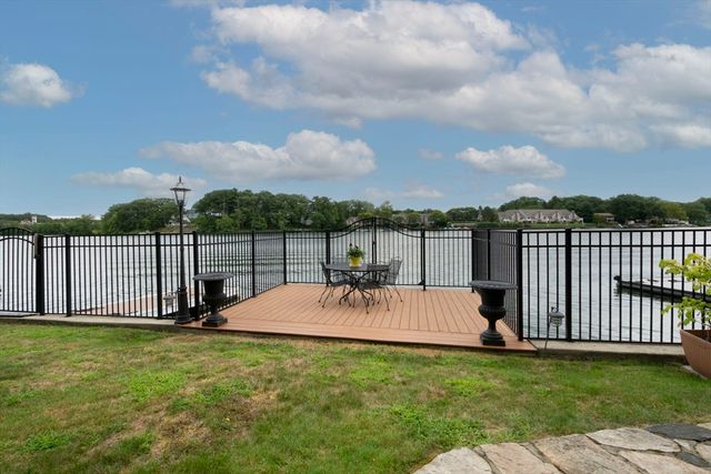 135 Lake Ave, Worcester, MA 01604