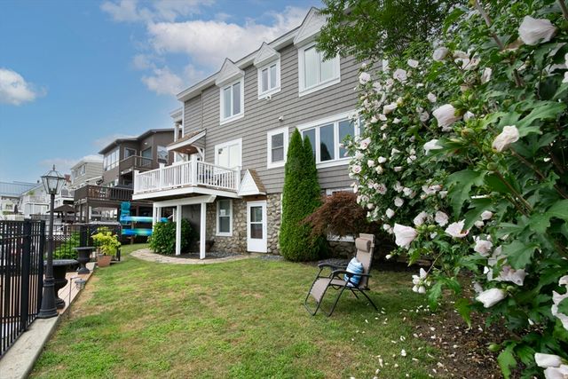 135 Lake Ave, Worcester, MA 01604