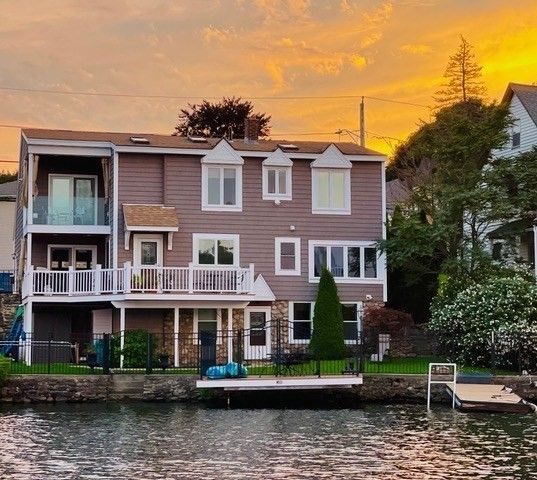 135 Lake Ave, Worcester, MA 01604