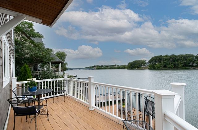 135 Lake Ave, Worcester, MA 01604