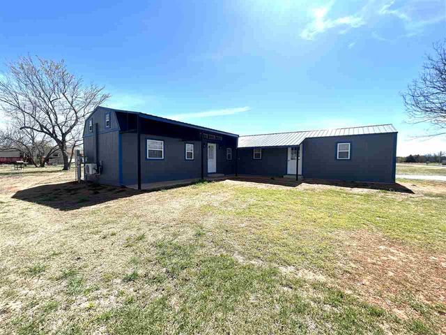 124 NE Ellsworth Dr, Apache, OK 73006