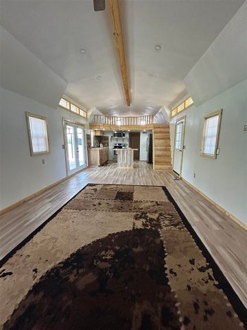 124 NE Ellsworth Dr, Apache, OK 73006