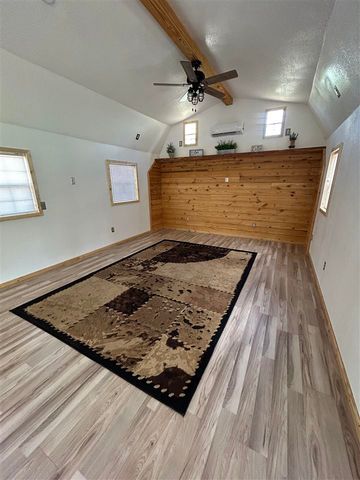 124 NE Ellsworth Dr, Apache, OK 73006