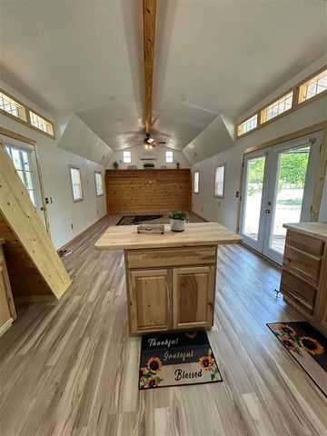 124 NE Ellsworth Dr, Apache, OK 73006