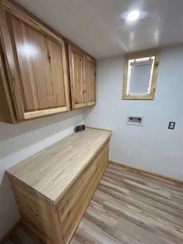 124 NE Ellsworth Dr, Apache, OK 73006