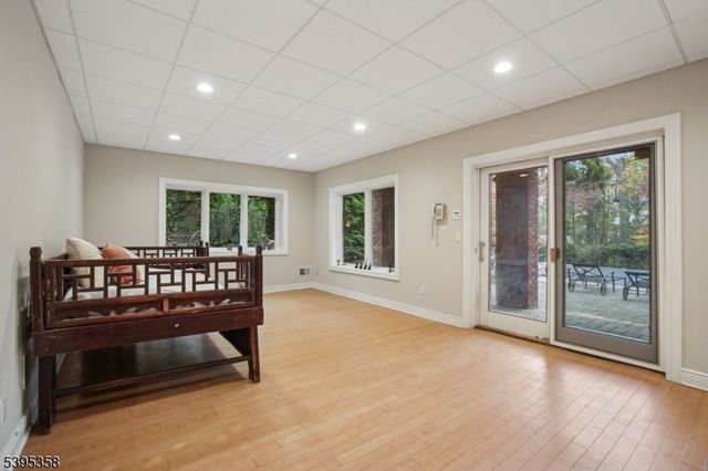 126 Fairfield Dr, Millburn Twp., NJ 07078