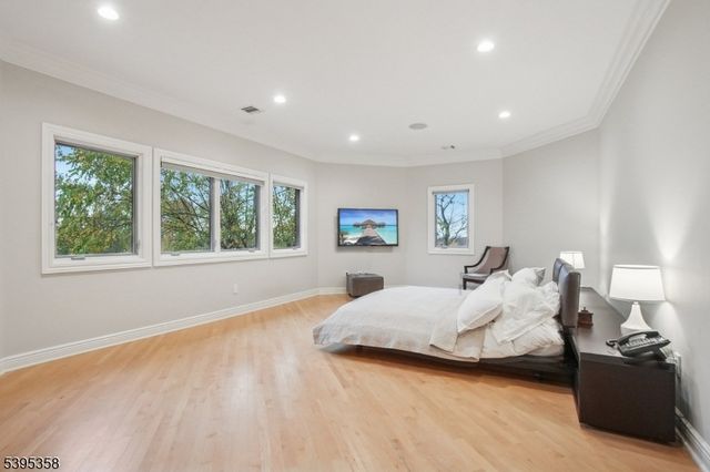 126 Fairfield Dr, Millburn Twp., NJ 07078