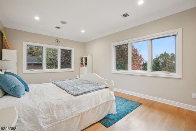 126 Fairfield Dr, Millburn Twp., NJ 07078