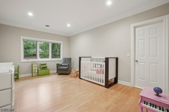 126 Fairfield Dr, Millburn Twp., NJ 07078