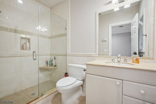 126 Fairfield Dr, Millburn Twp., NJ 07078