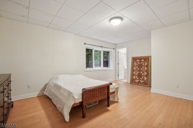 126 Fairfield Dr, Millburn Twp., NJ 07078