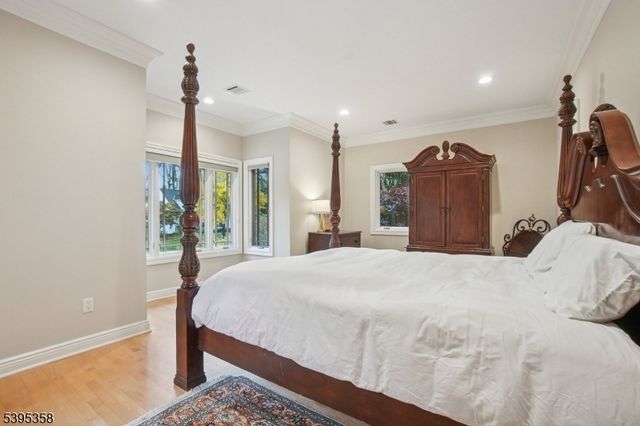 126 Fairfield Dr, Millburn Twp., NJ 07078