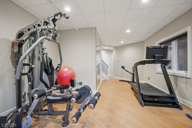 126 Fairfield Dr, Millburn Twp., NJ 07078