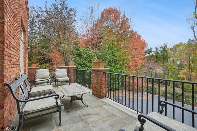 126 Fairfield Dr, Millburn Twp., NJ 07078