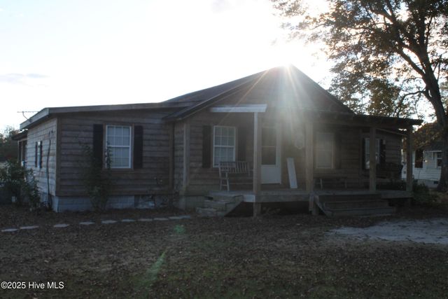 92 Powell Loop, Whiteville, NC 28472