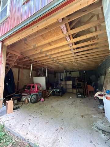 TBD Middle Court, New Tazewell, TN 37825