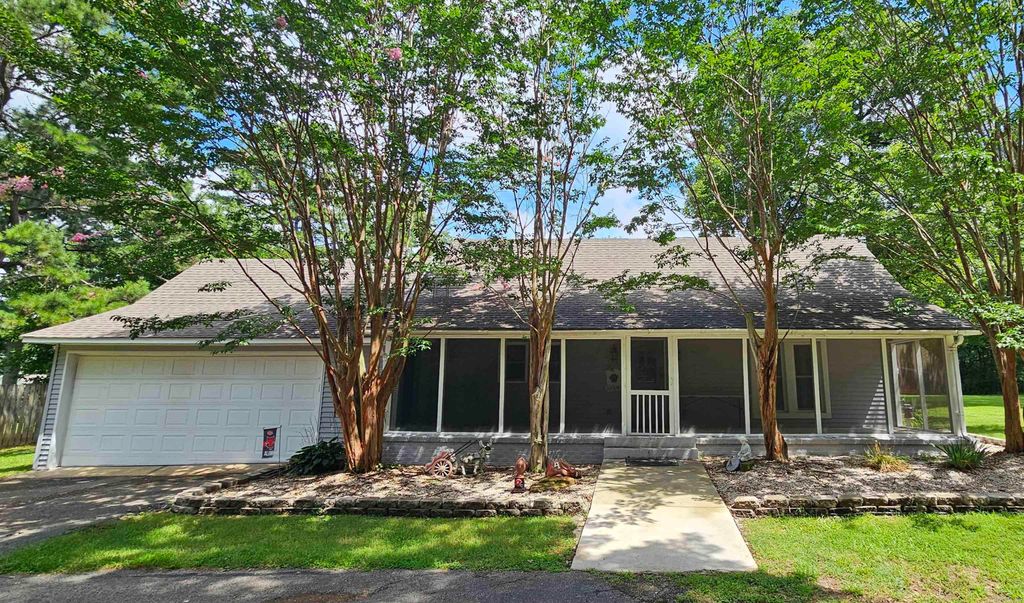 5210 Peachtree Avenue, Jonesboro, AR 72405