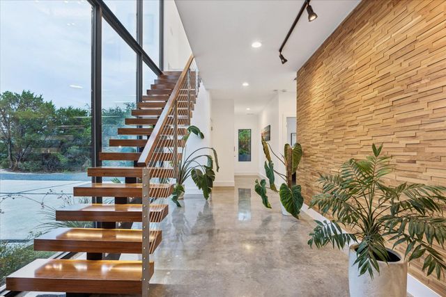 8610 Buffalo TRL, Lago Vista, TX 78645