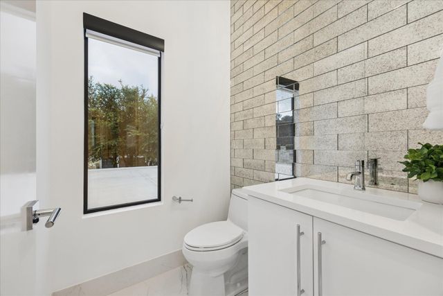 8610 Buffalo TRL, Lago Vista, TX 78645