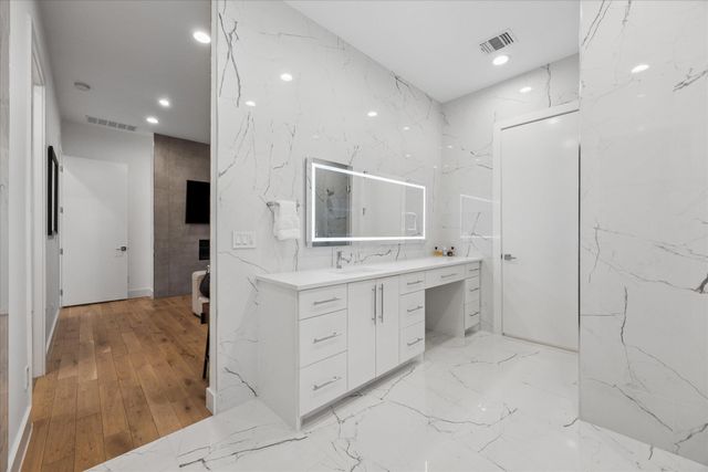 8610 Buffalo TRL, Lago Vista, TX 78645