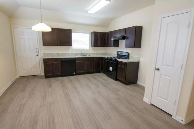 927 Hidden Cove Court, La Marque, TX 77568