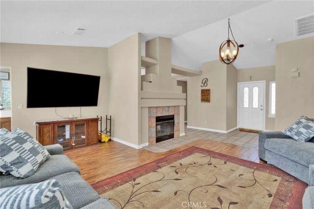 18507 Westlawn Street, Hesperia, CA 92345