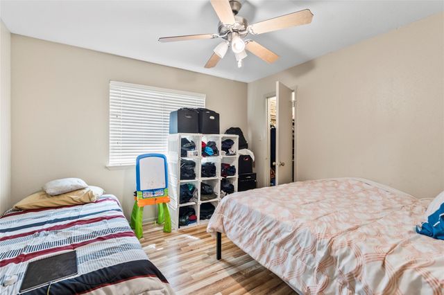1 E Woodtimber Court, Spring, TX 77381