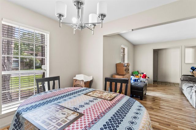 1 E Woodtimber Court, Spring, TX 77381