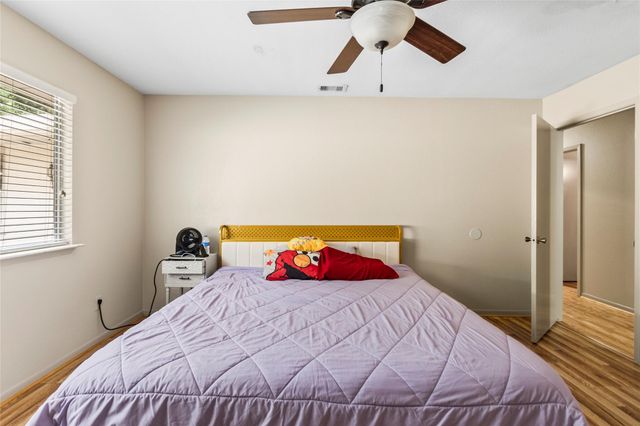1 E Woodtimber Court, Spring, TX 77381