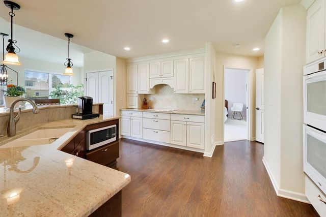 1126 Oak Point Court, Antioch, IL 60002