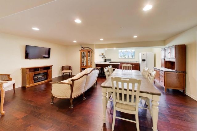 1126 Oak Point Court, Antioch, IL 60002