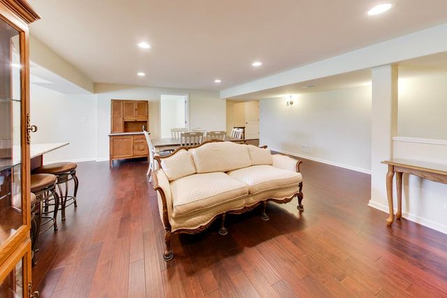 1126 Oak Point Court, Antioch, IL 60002