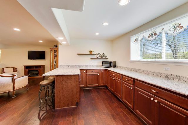 1126 Oak Point Court, Antioch, IL 60002